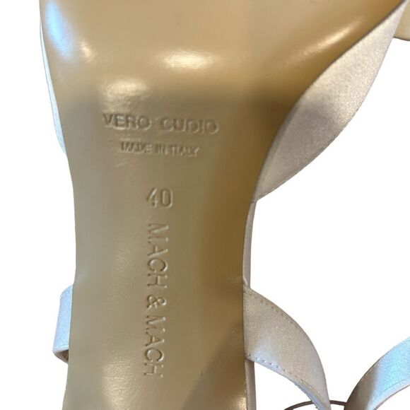 MACH & MACH La Cadeau Bow Pointed Toe Slingback Pump in White (Blue Crystals) - Picture 6 of 9